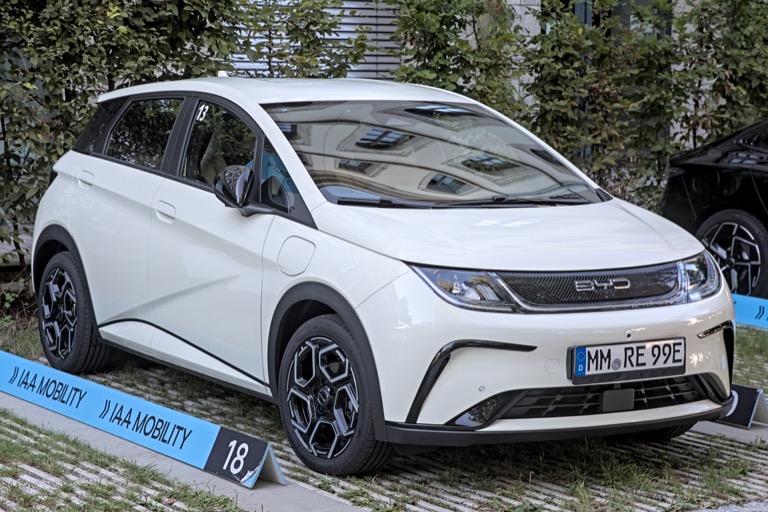 BYD Dolphin kereta elektrik di IAA 2023 - EV paling murah roadtax Band A