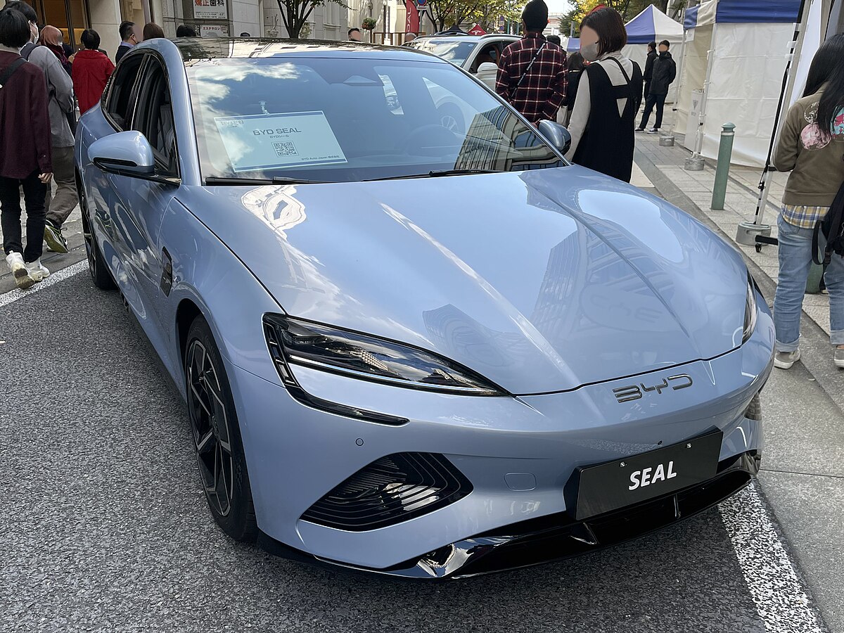 BYD Seal front three-quarter view blue sedan exterior
