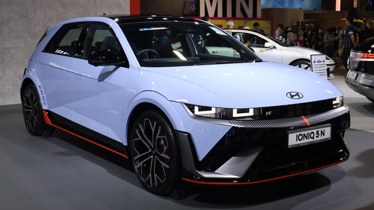 Hyundai Ioniq 5 N showcar front view Singapore Motor Show no license plate