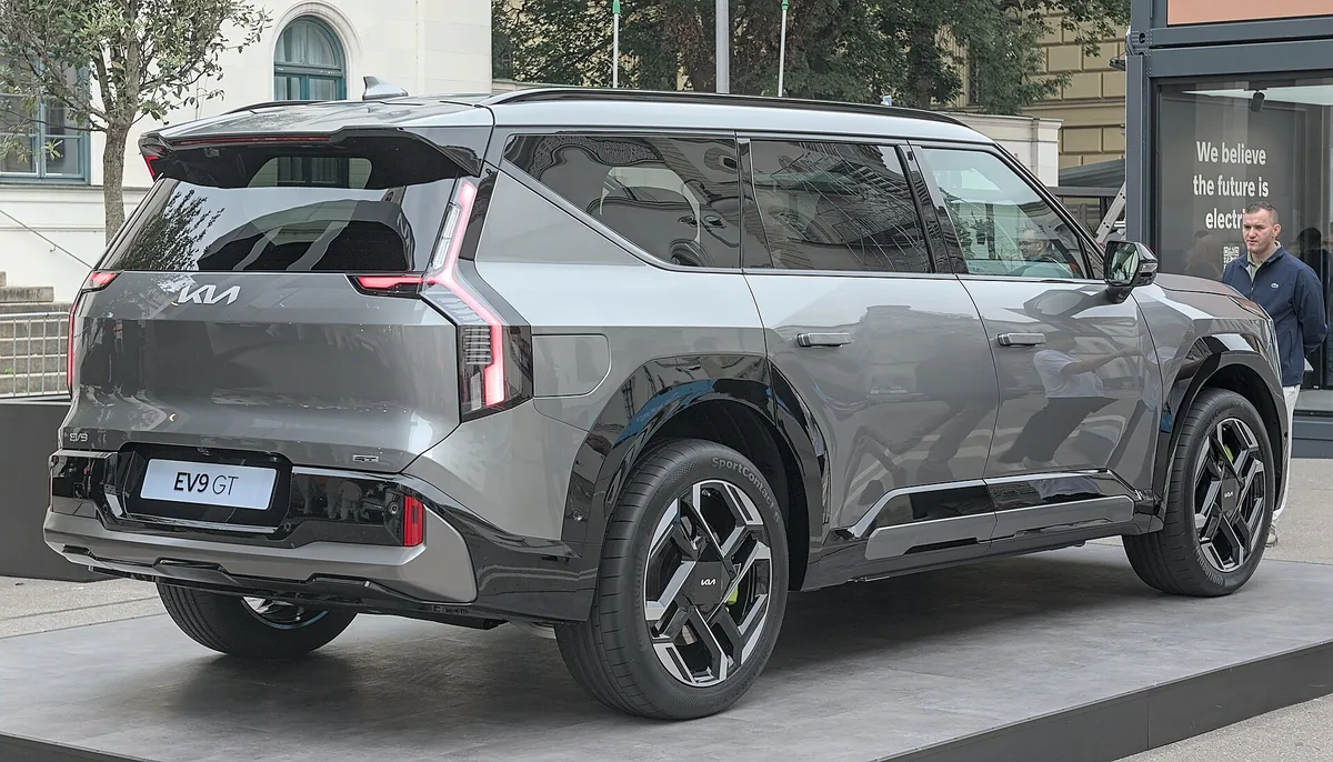 Kia EV9 GT-Line exterior three-quarter view