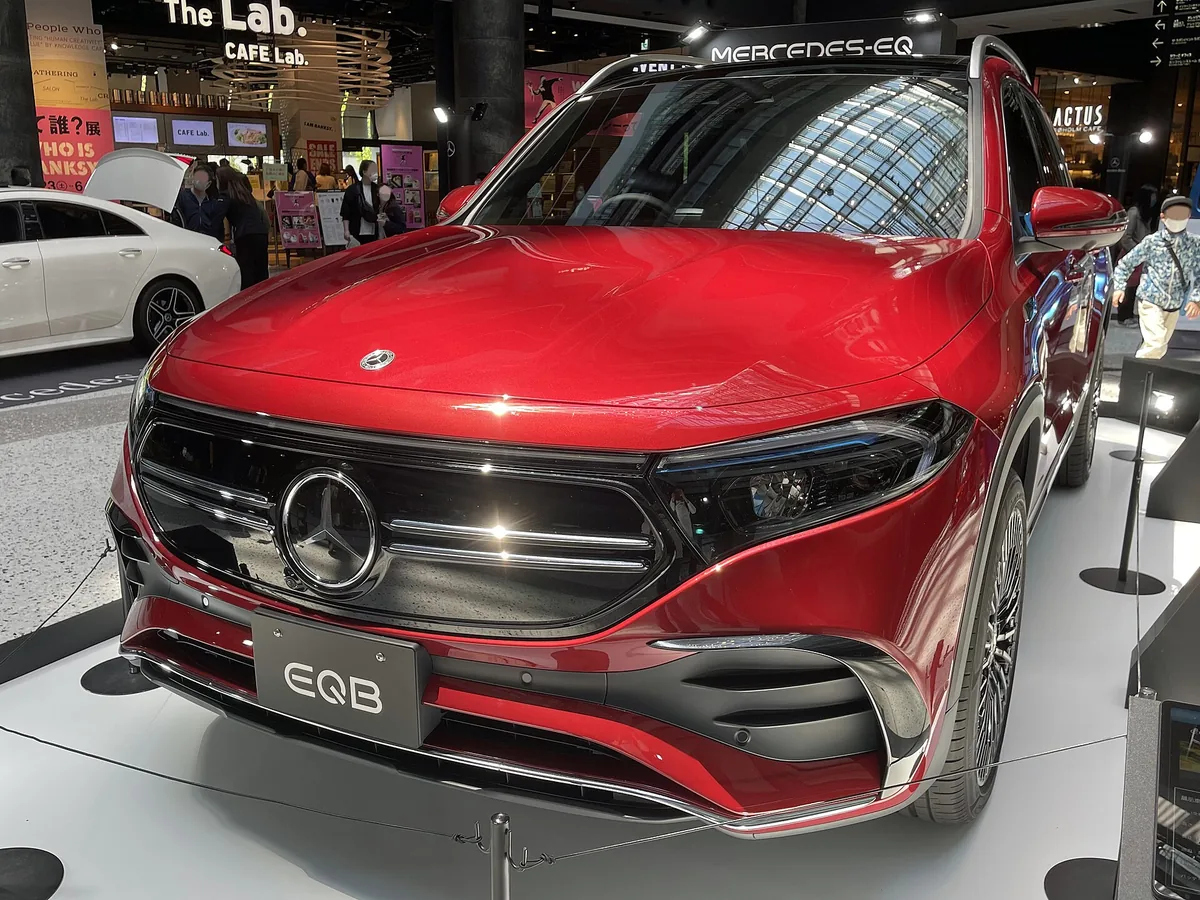 Mercedes-Benz EQB 250 electric compact SUV 7-seater
