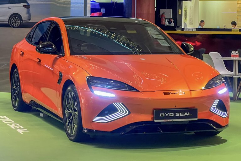 BYD Seal electric car Malaysia 2026 V2L 3.3kW Singapore showcar