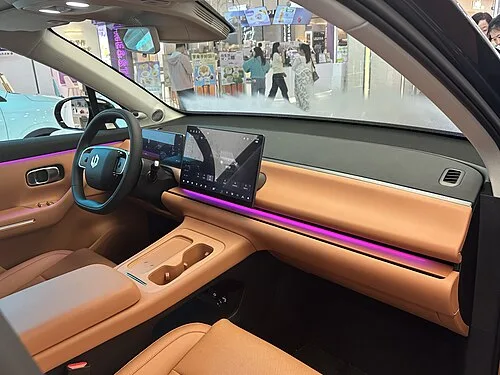 Leapmotor C10 Plus interior dashboard and infotainment screen
