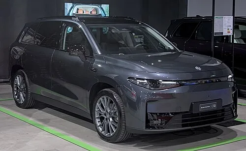 Leapmotor C10 Plus side view exterior at Auto Zürich 2024